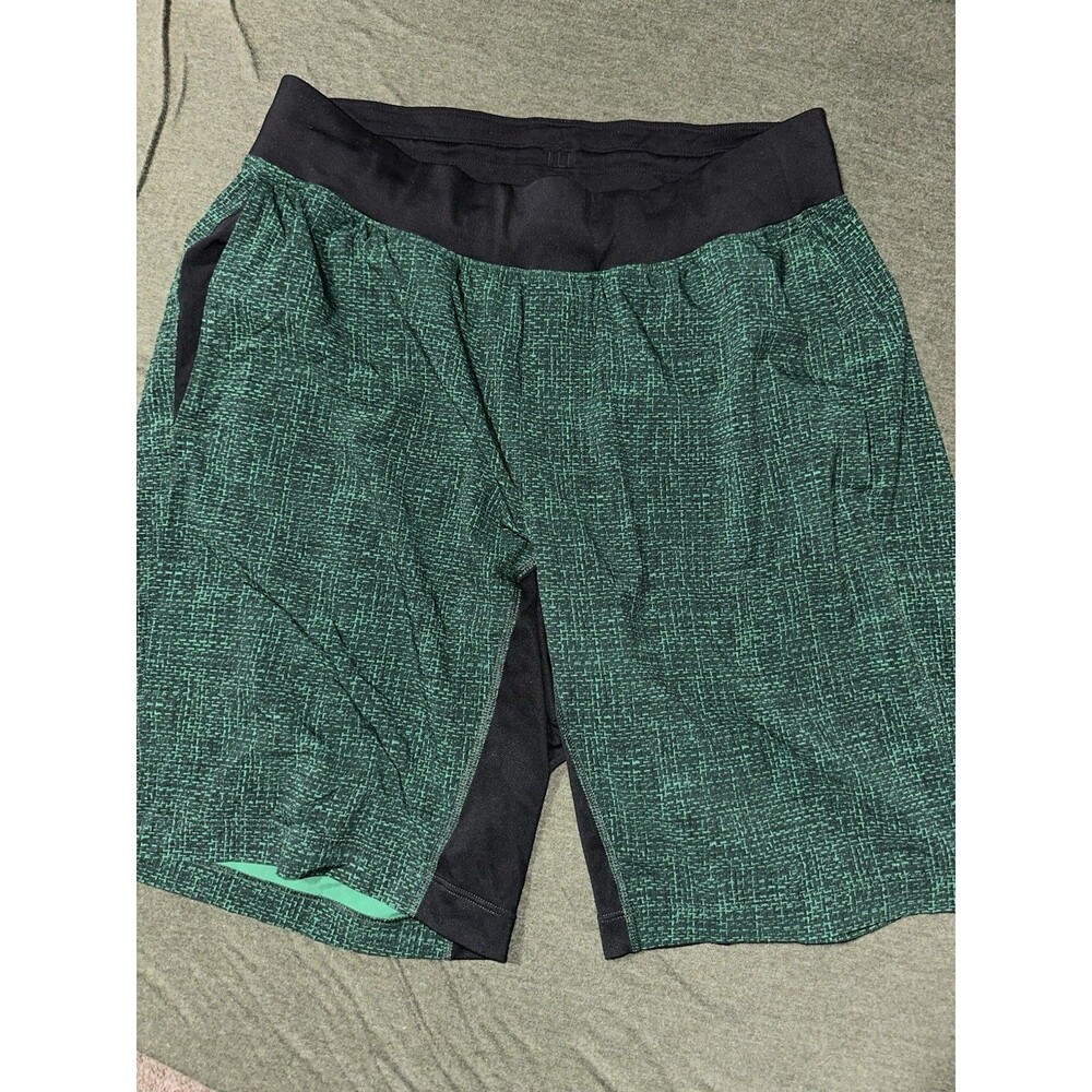 Lululemon T.H.E. Short Linerless Limited Edition Green Pattern Sz Med 30x9in
